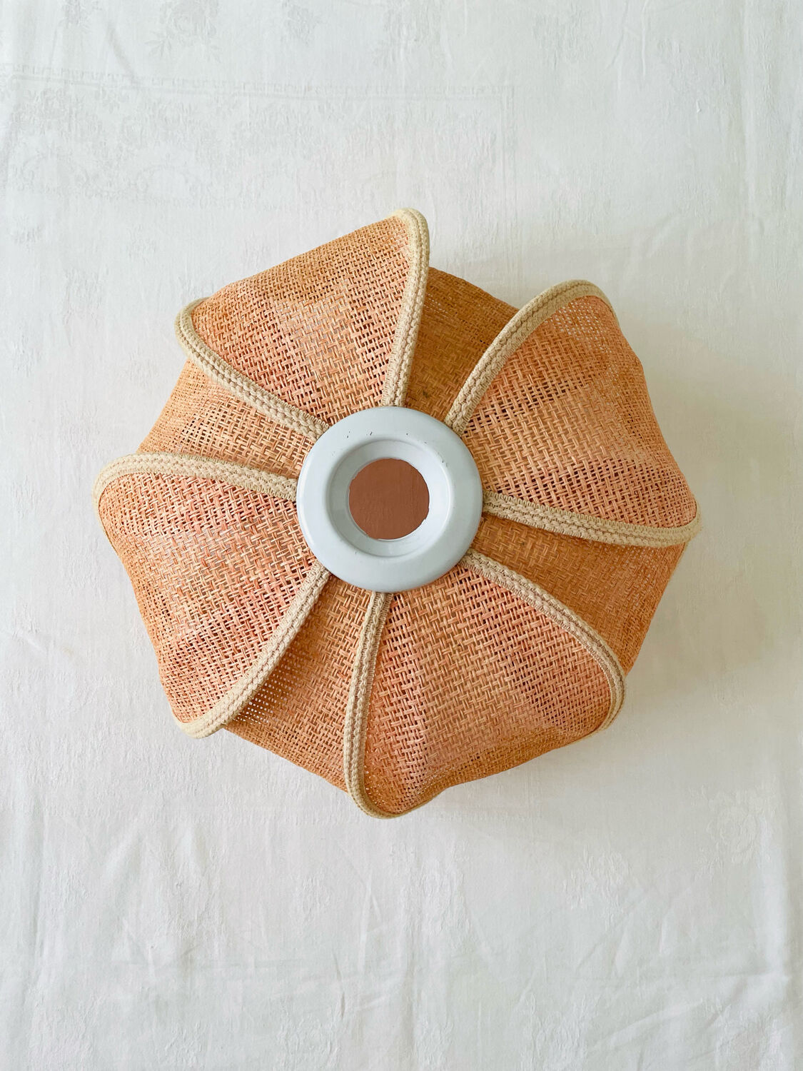Abat-jour suspension forme fleur paille vintage