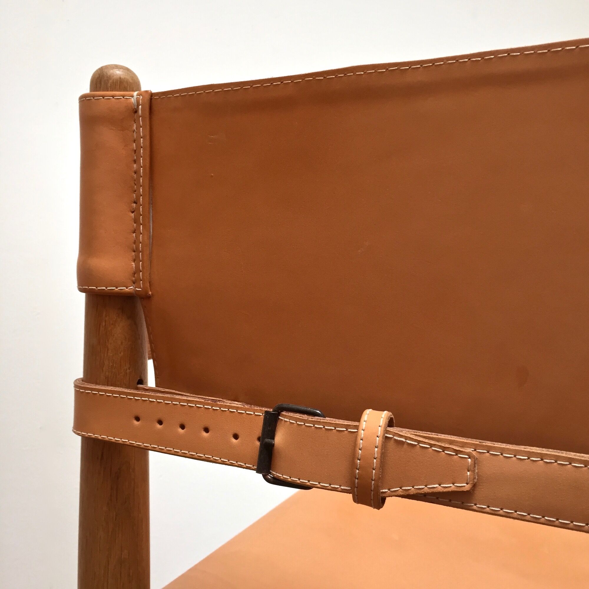 Wood and leather armchairs Borge Mogensen