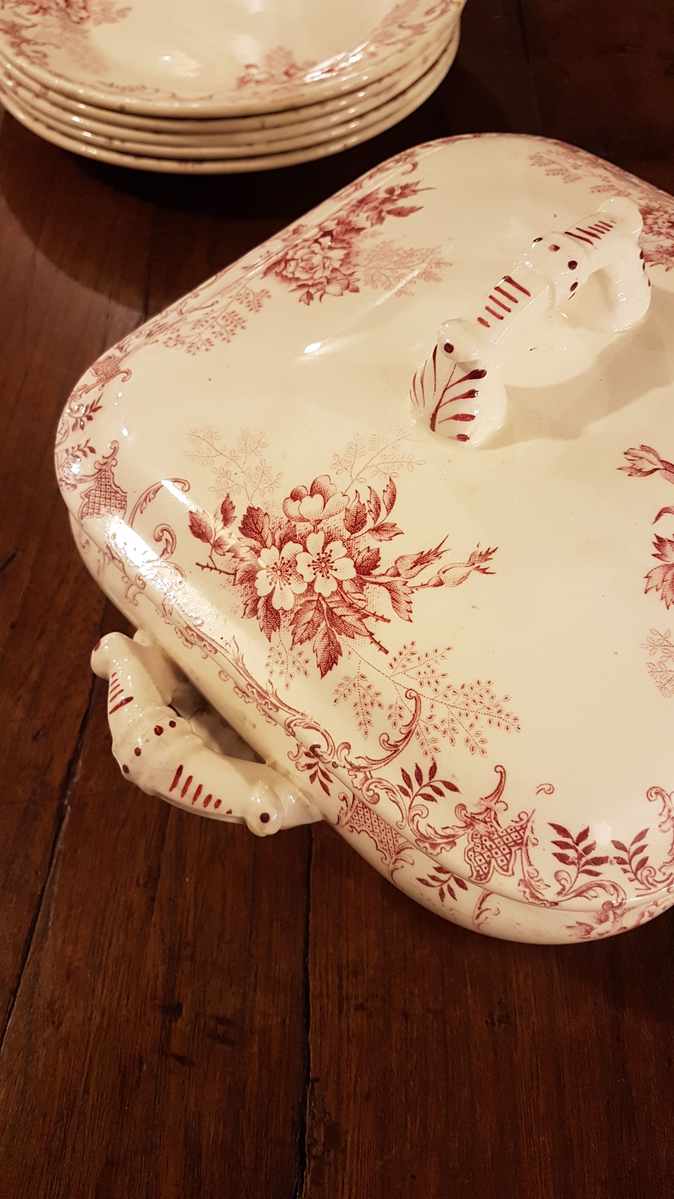 Soupière légumier en faïence à décor de fleur Choisy