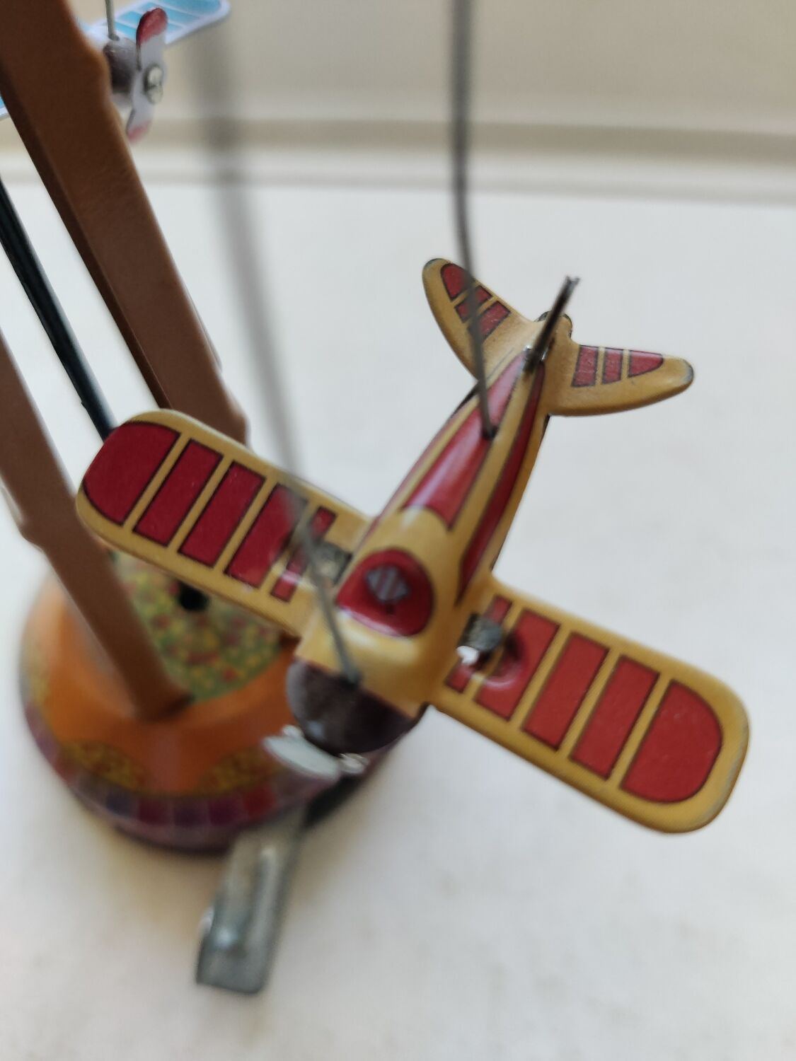 Carousel 3 metal planes