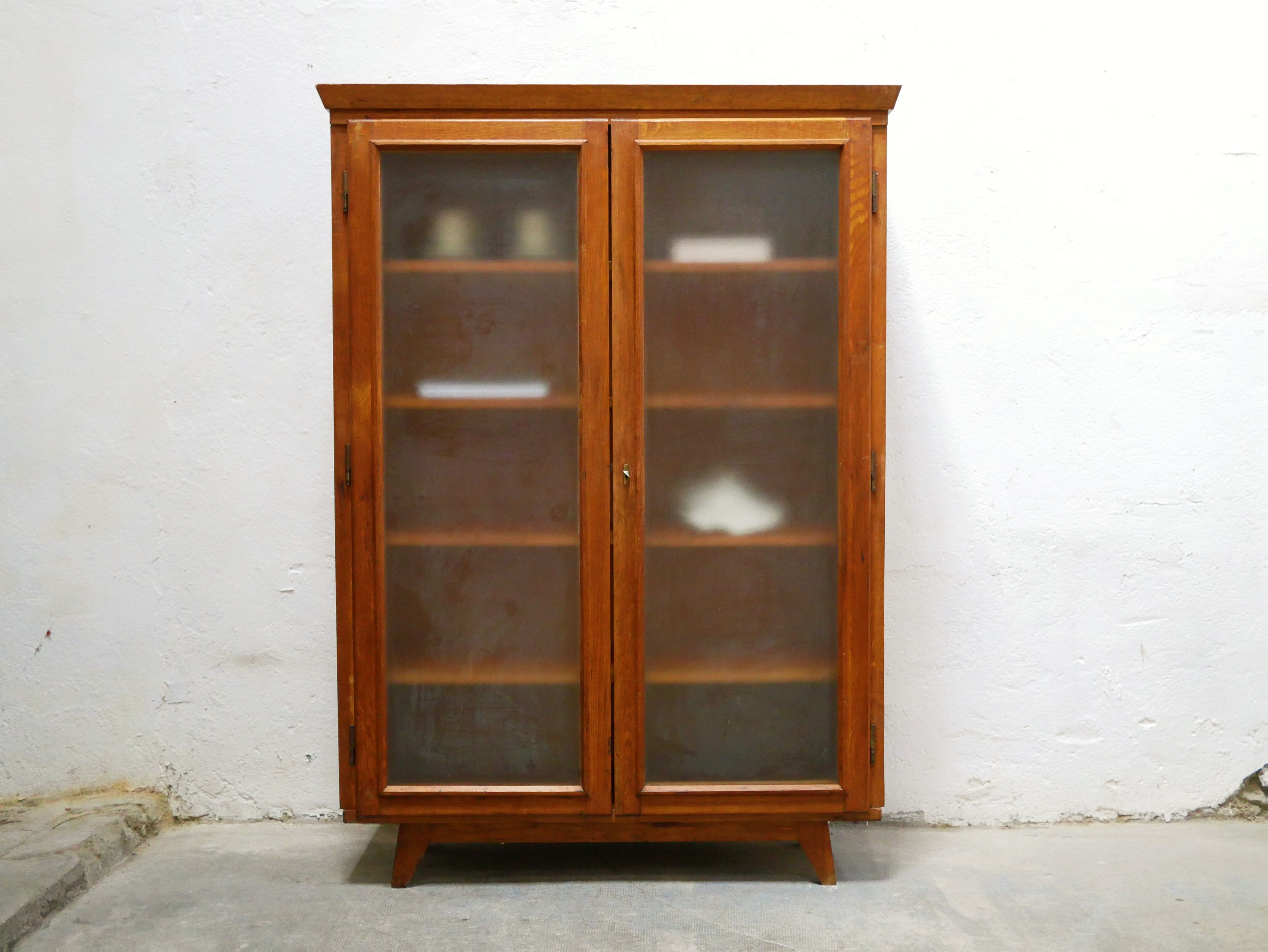 Bibliothèque vitrée vintage en bois