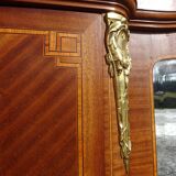 Ancienne armoire de style Louis XVI avec marqueterie et bronzes