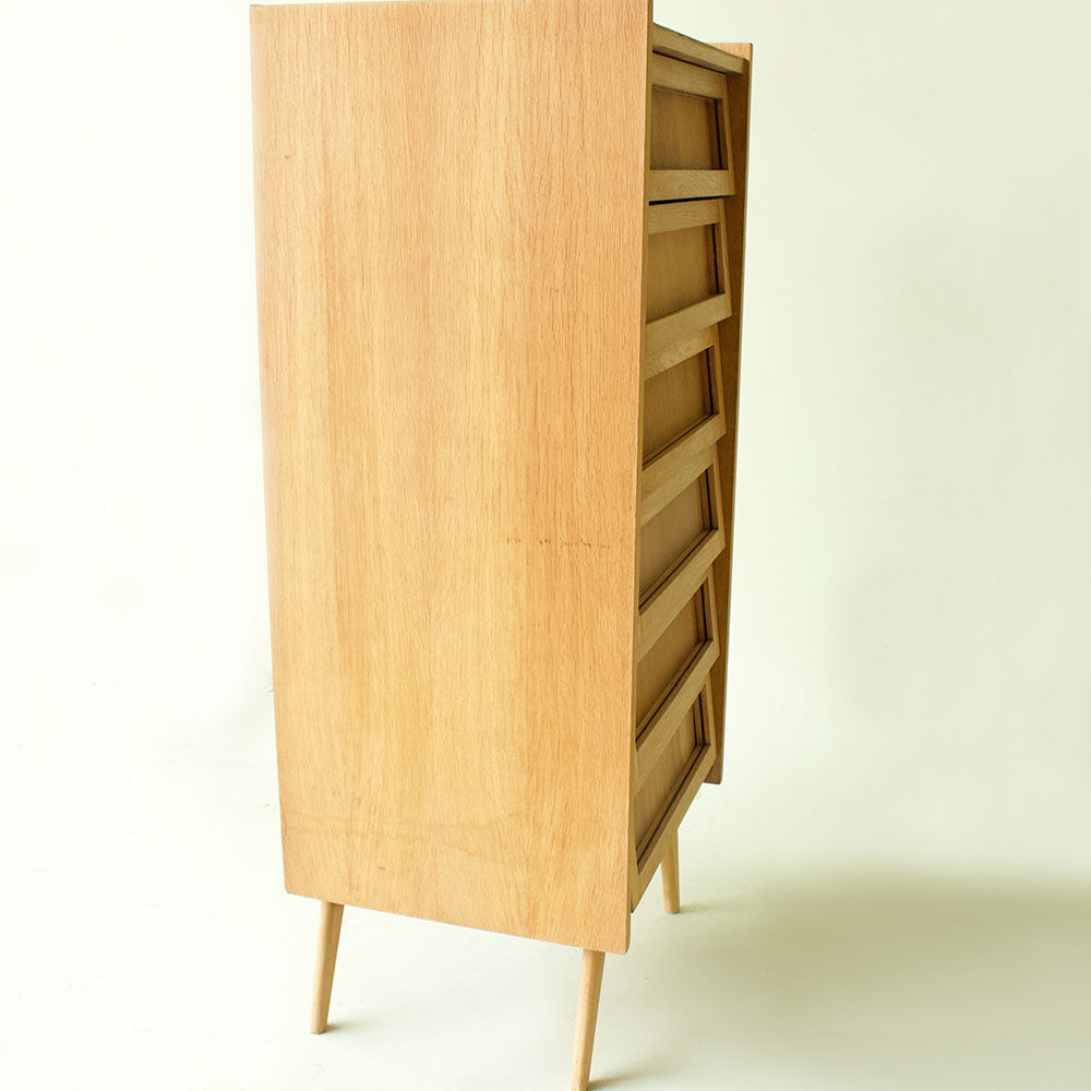 Chiffonier feet compass