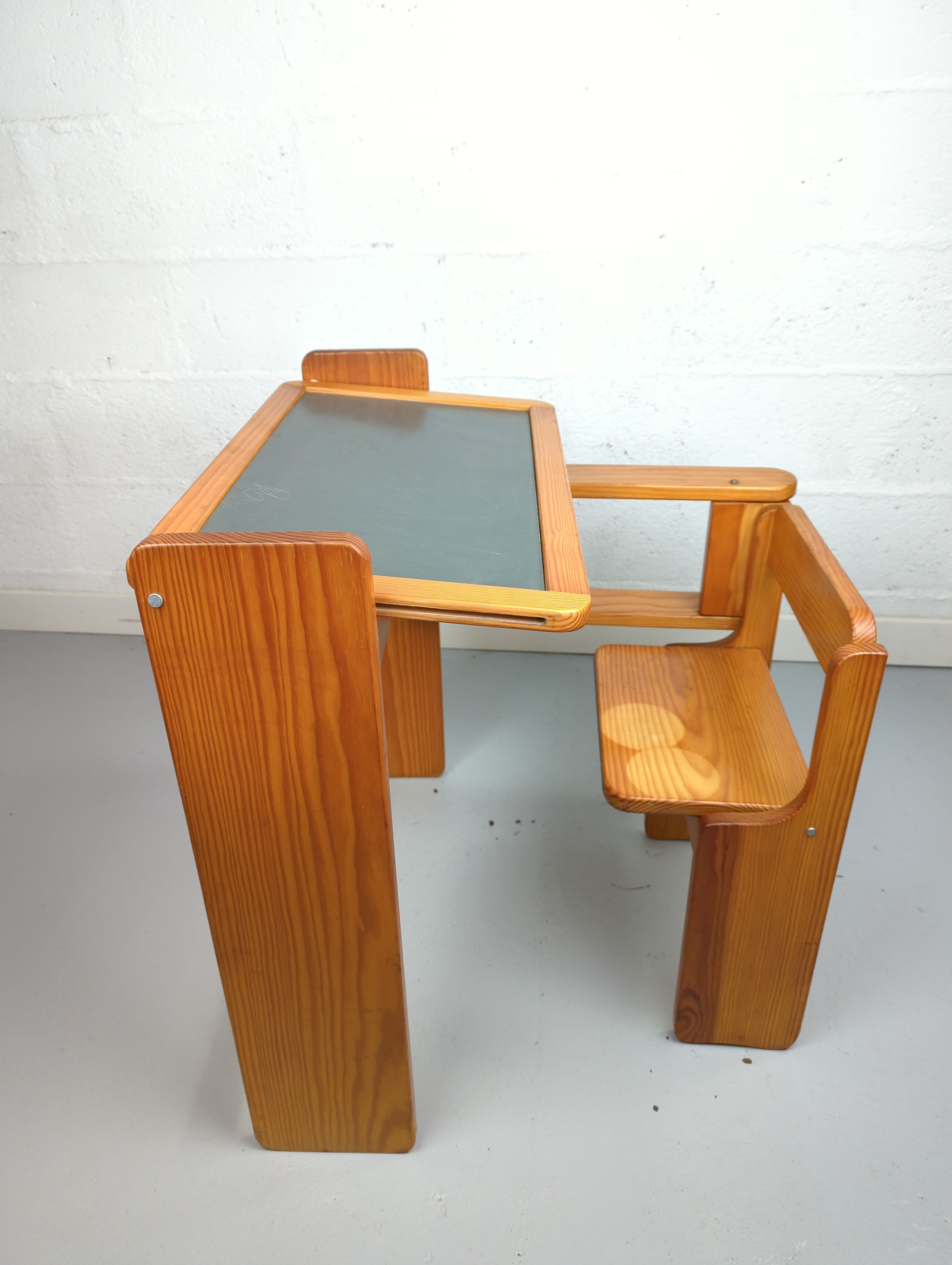 Foldable children's desk in pine 1970