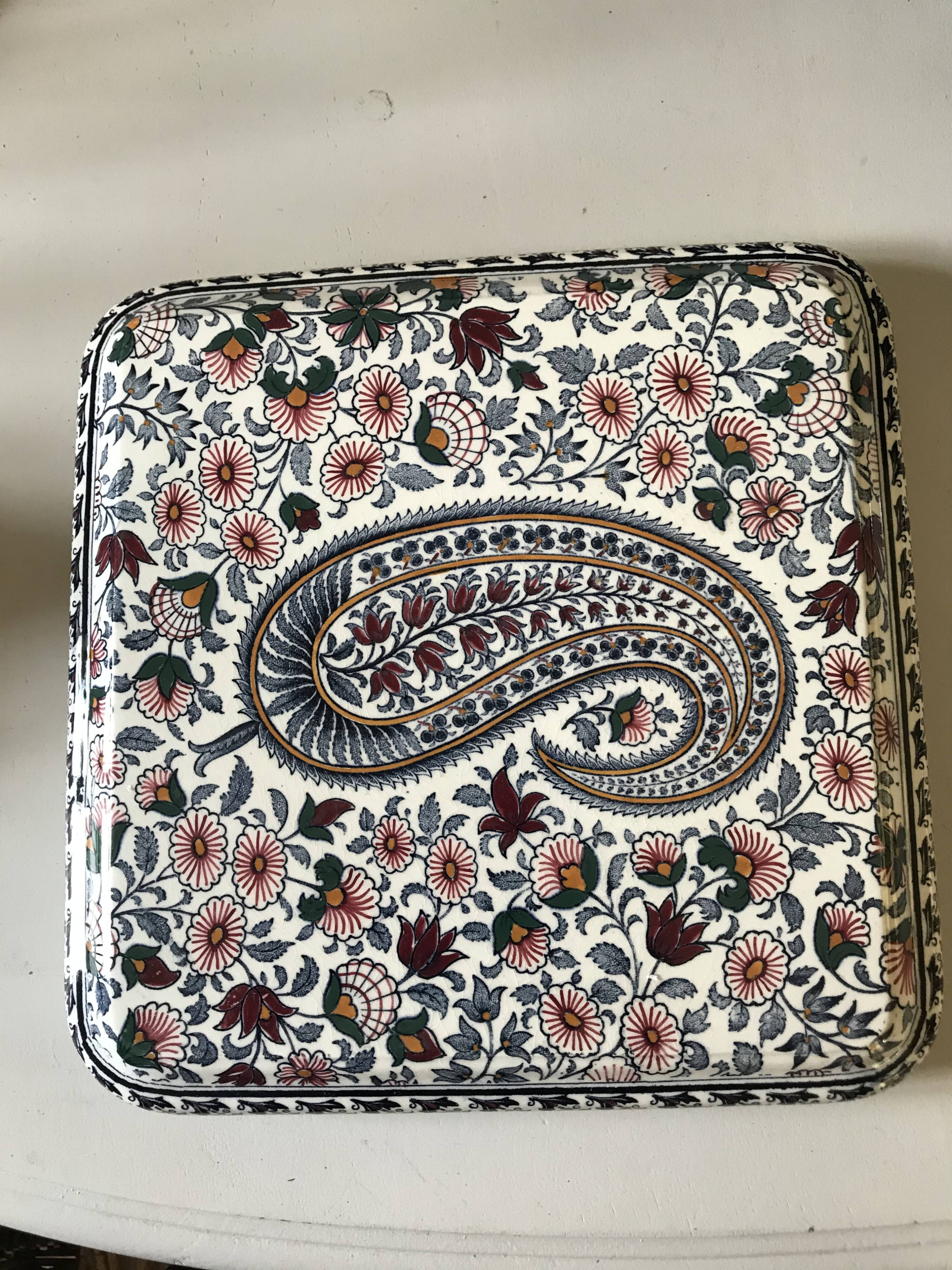 Gien earthenware underside