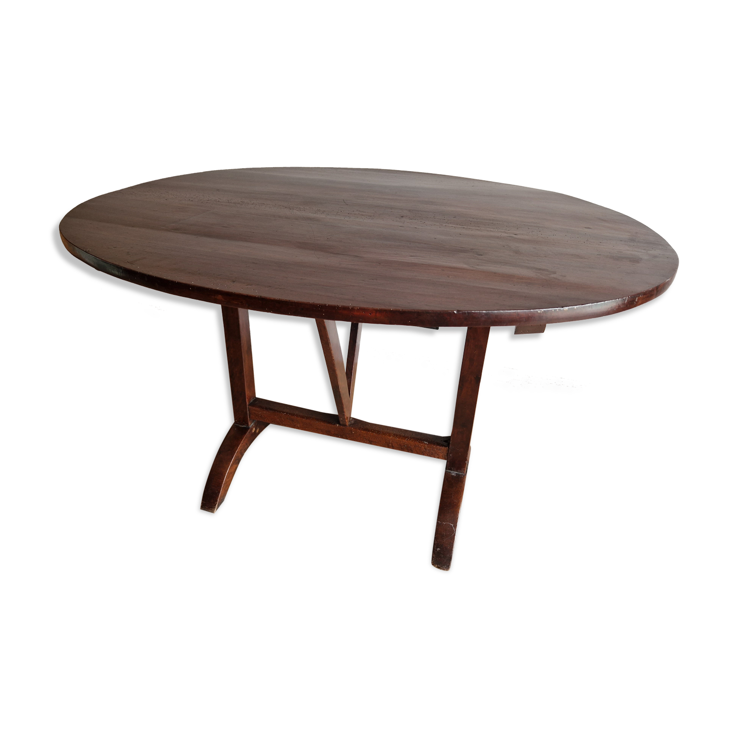 Folding oval winemaker's table
