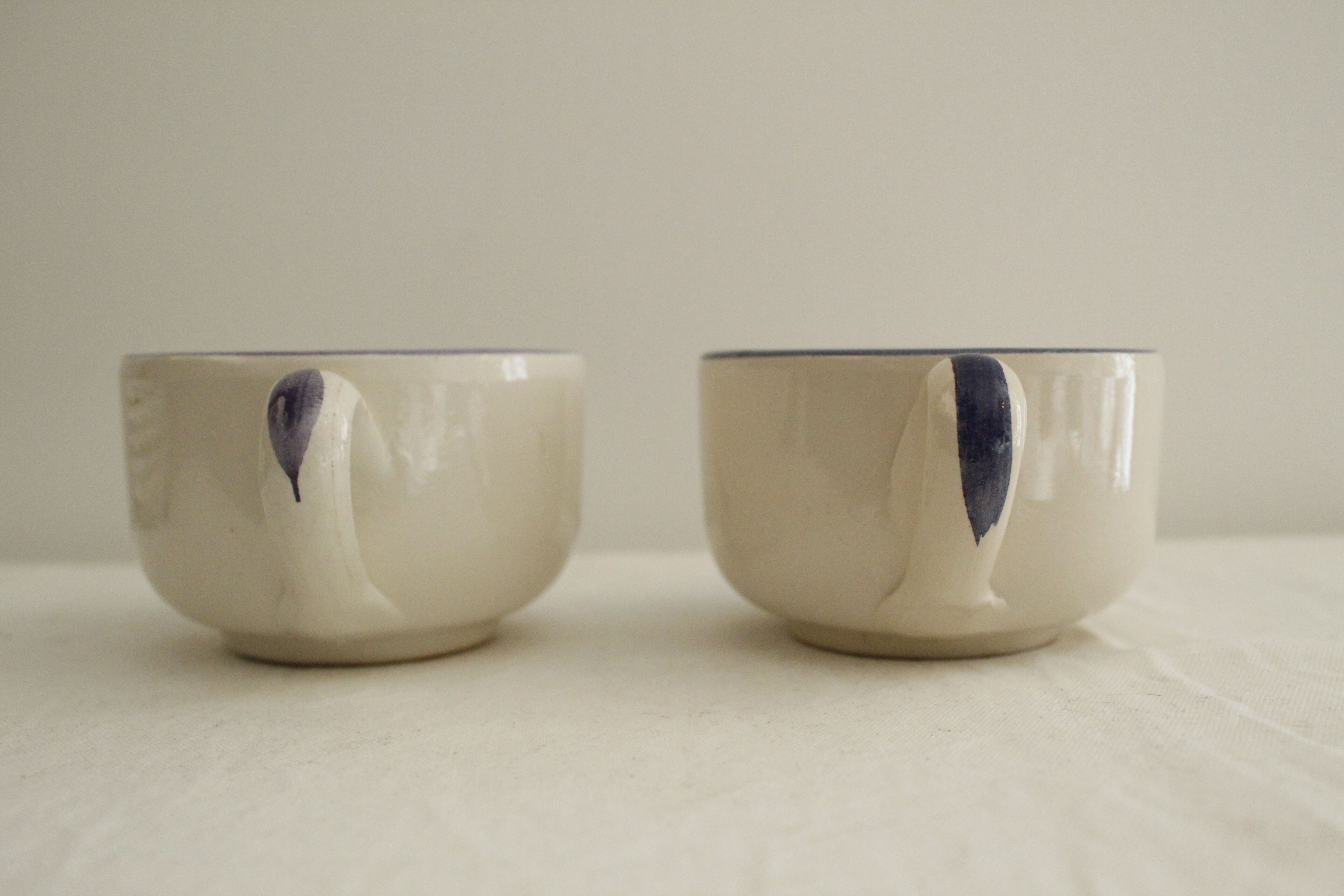 2 vintage tea cups floral patterns