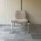 Fauteuil bas vintage chrome et tissu gris/beige
