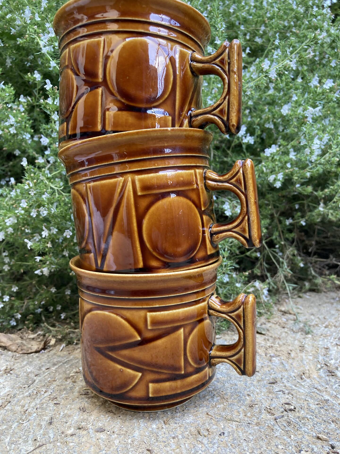 Space Age camel mugs