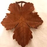 Empty pocket, wooden bowl, vine leaf, craft, vintage