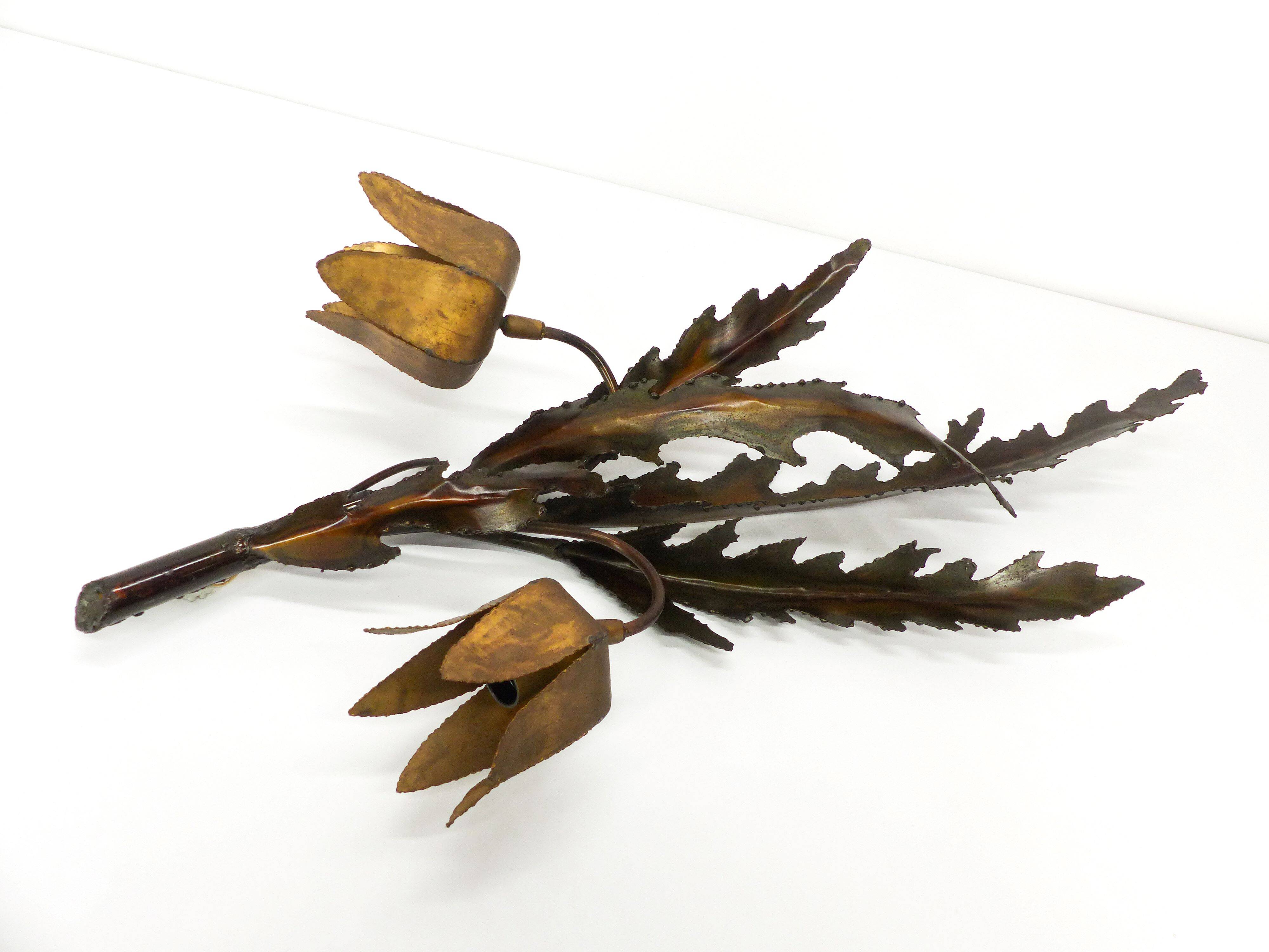 Floral brutalist wall lamp attributed to Maison Jansen 1970