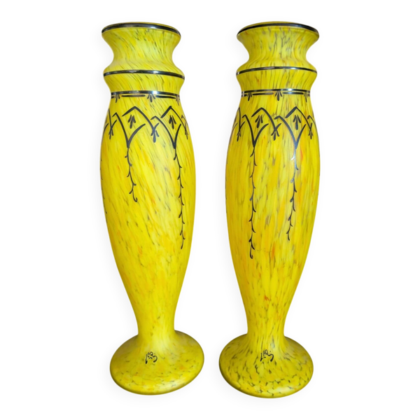 Paire de vases Legras — verre marmoréen jaune, décor émaillé Art Déco,