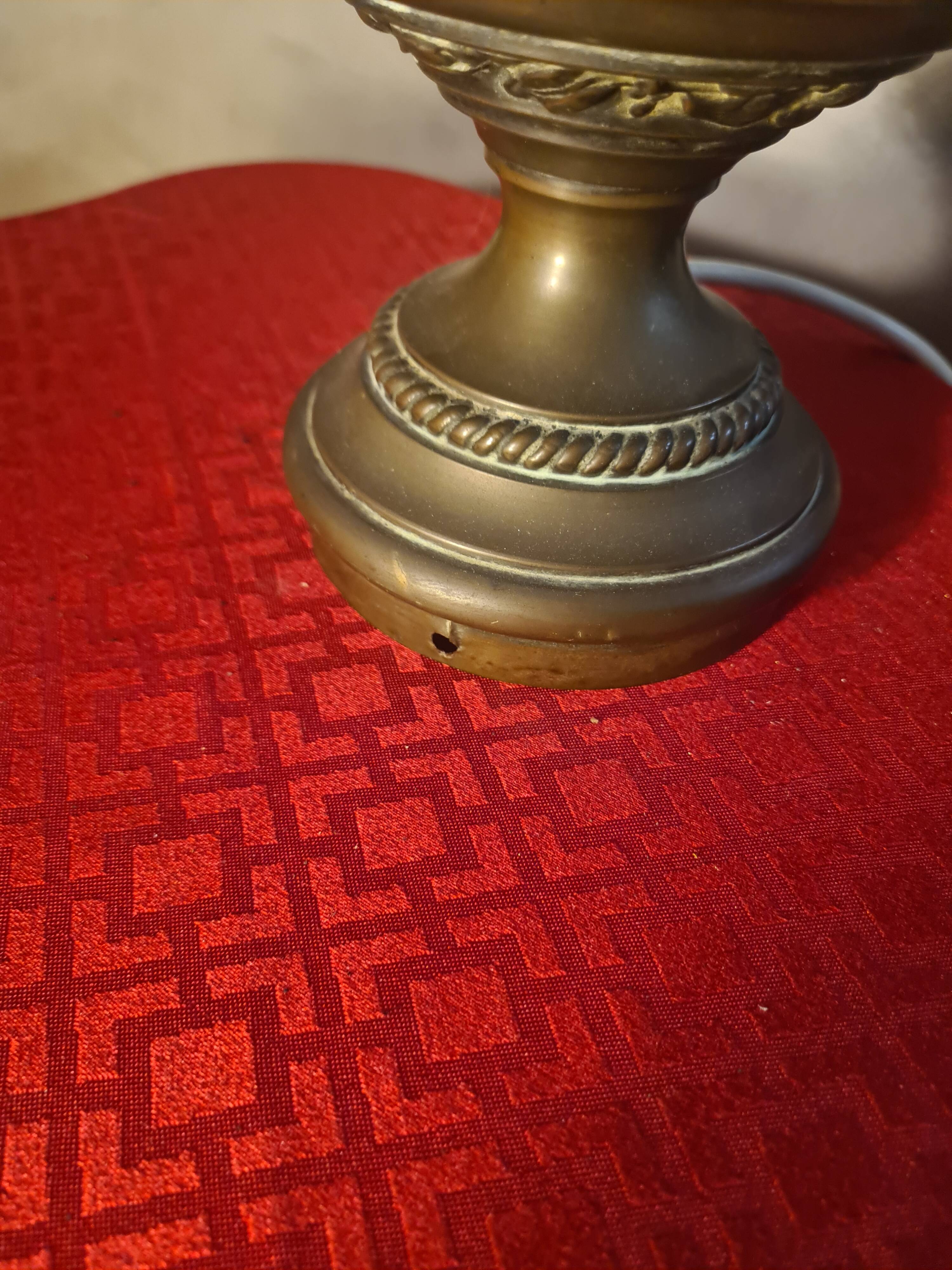 old brass oil lamp electrified without switch possible to install
