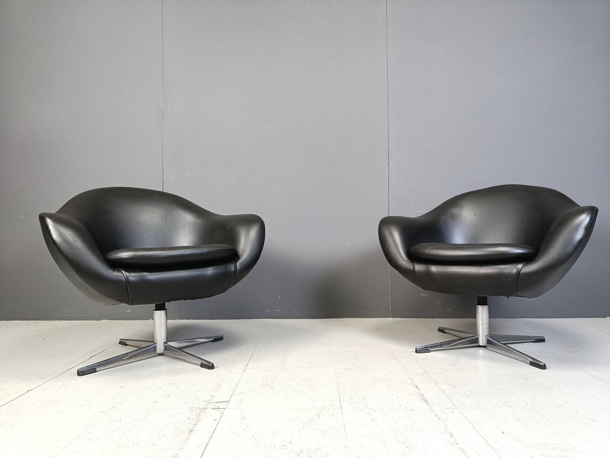 Fauteuils club du milieu du siècle, années 1960