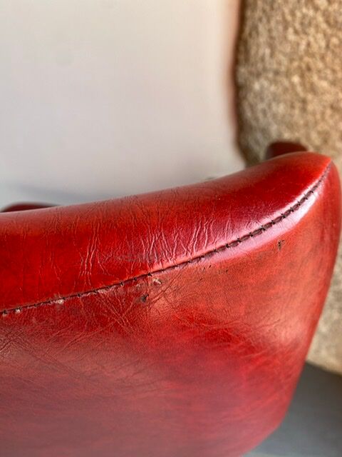 Fauteuil rouge années 60 en skaï