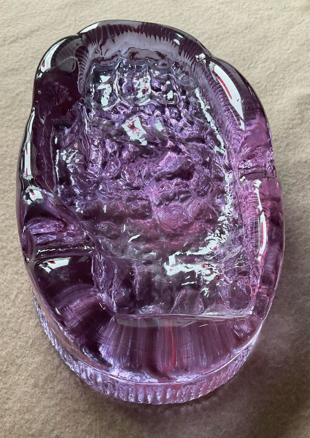 Empty vintage pocket in molded hand uralin