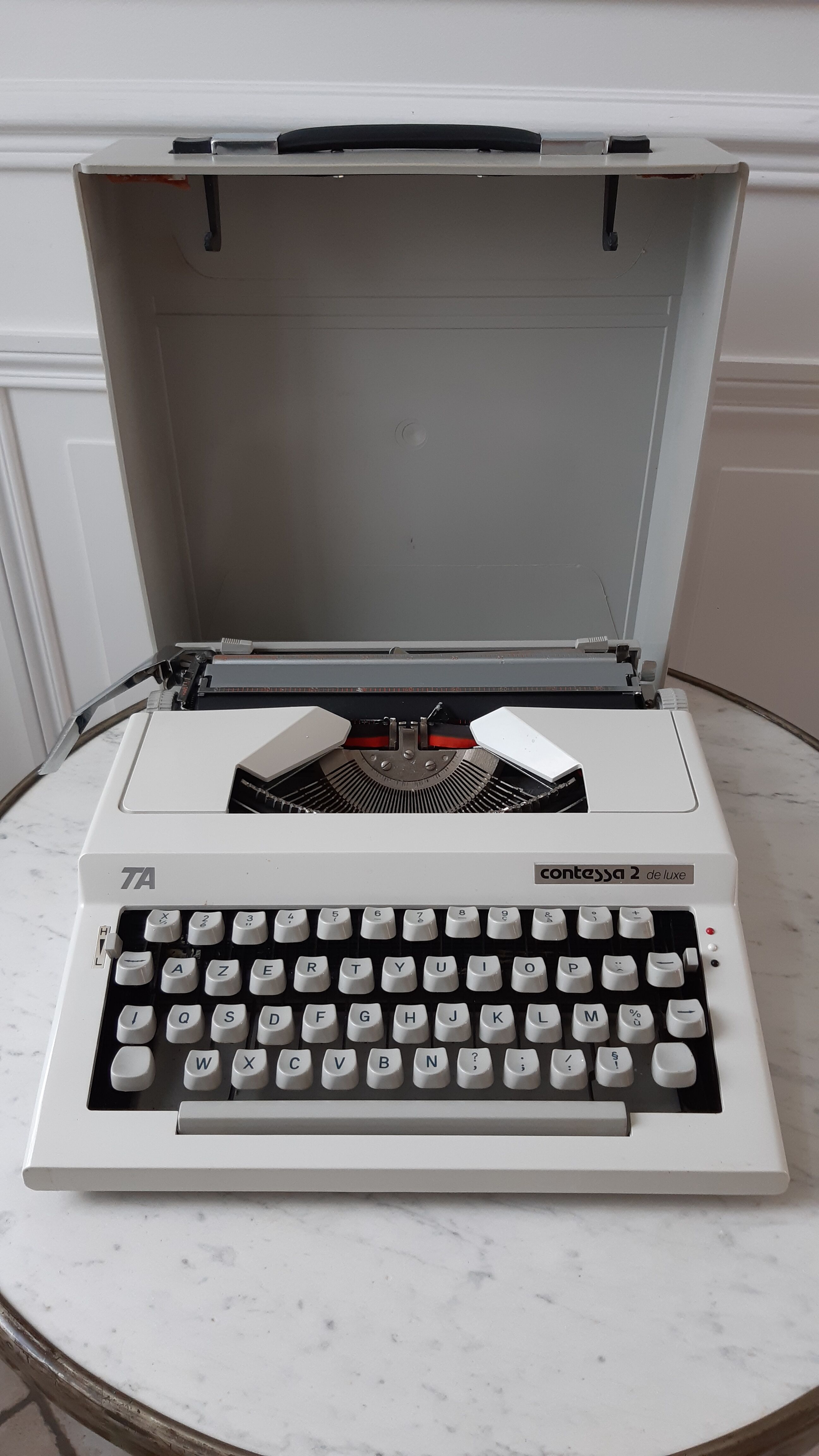 Contessa 2 De Luxe 1970 Typewriter