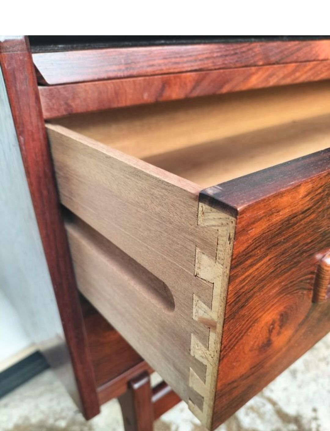 Secretary chest of drawers