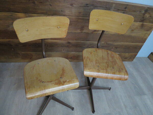 Set de 2 chaises d'atelier vintage pied étoile