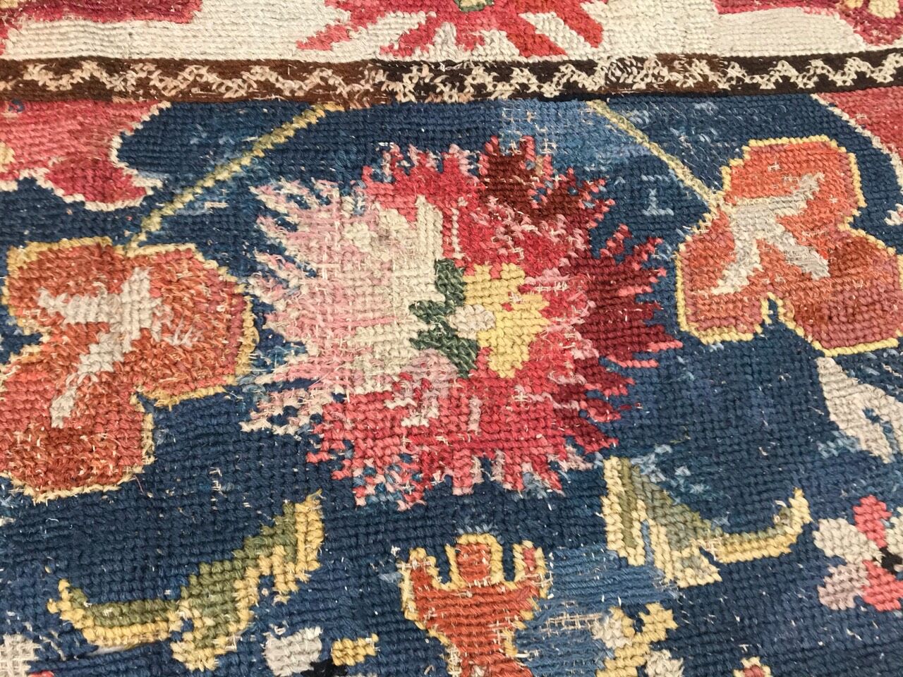 Ancient Portuguese dot rugiola 168x258 cm