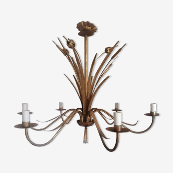 Gilded metal chandelier decorated with reeds and flowers