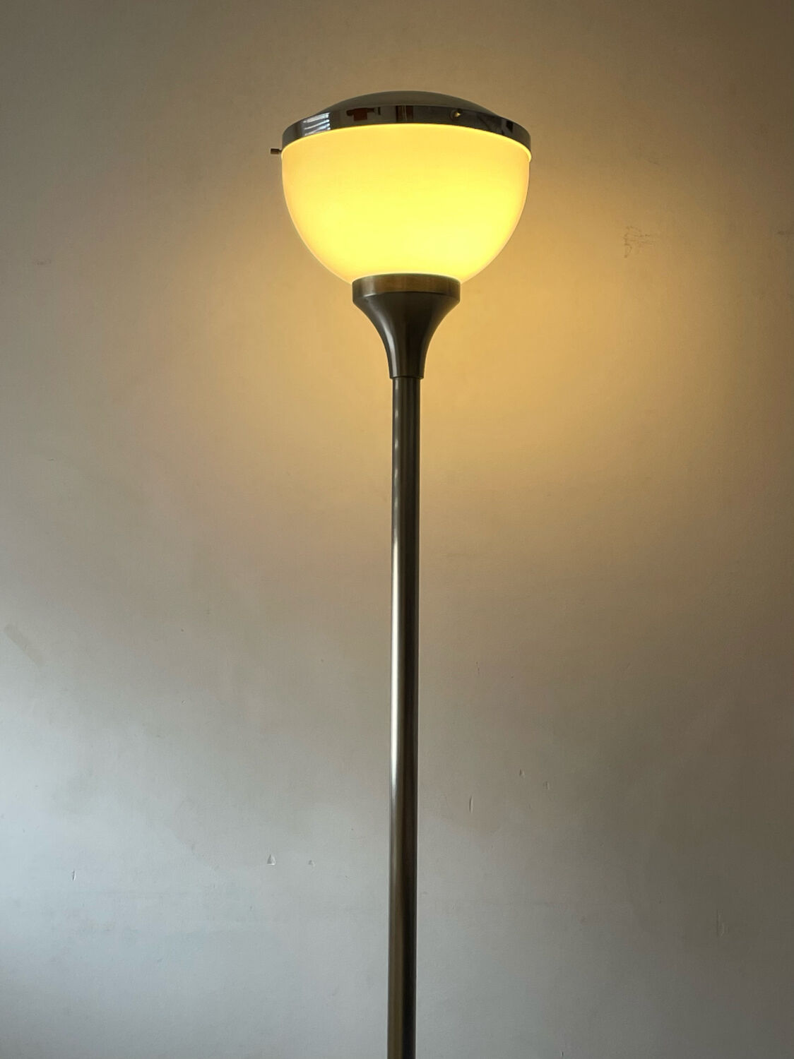 Valenti & C. , Milano 1960’s Vintage Mid Century Modern Italian Floor Lamp