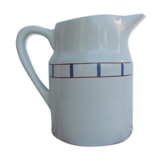 Basque pitcher in sandstone