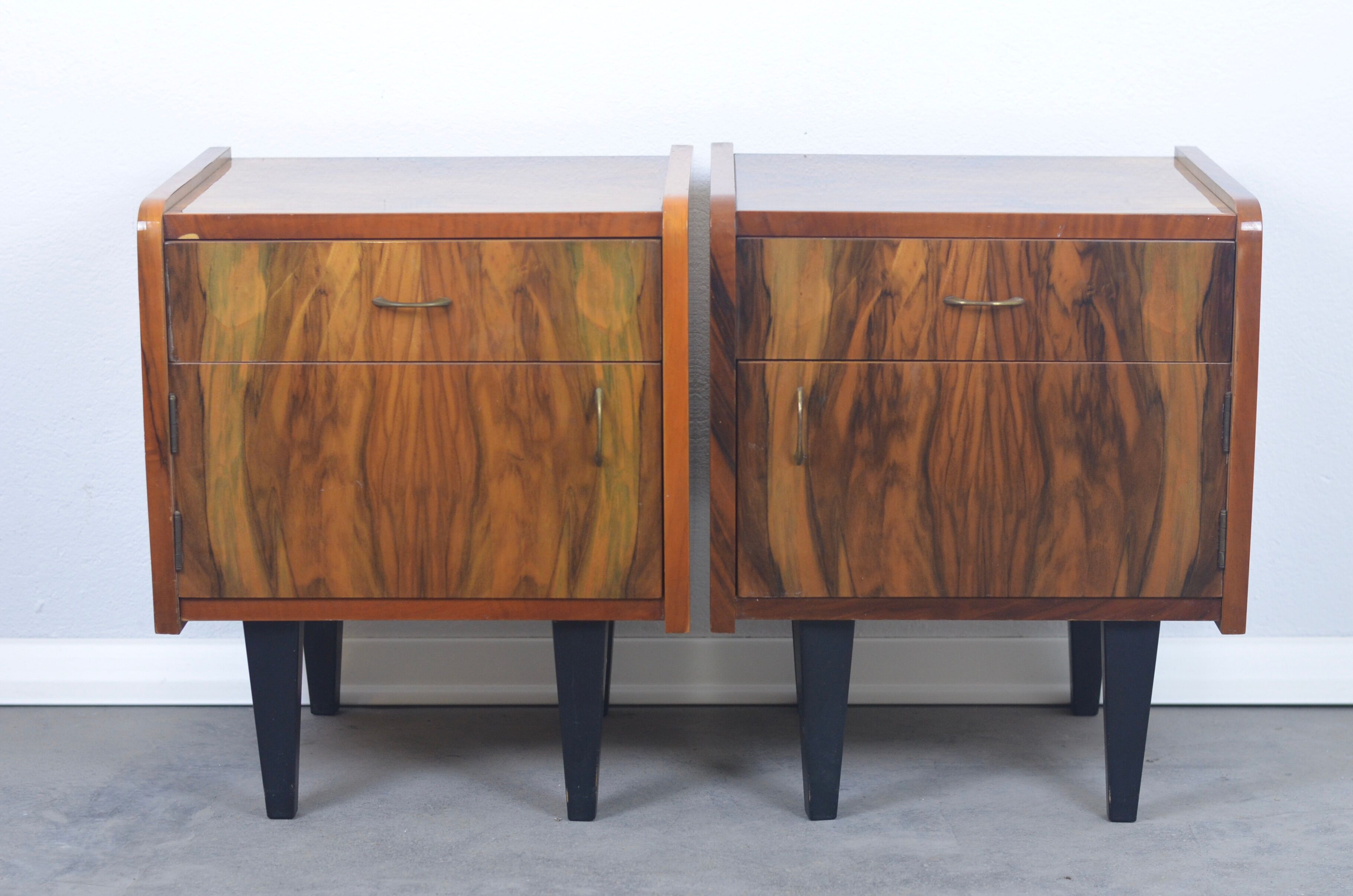 Tables de chevet années 1960