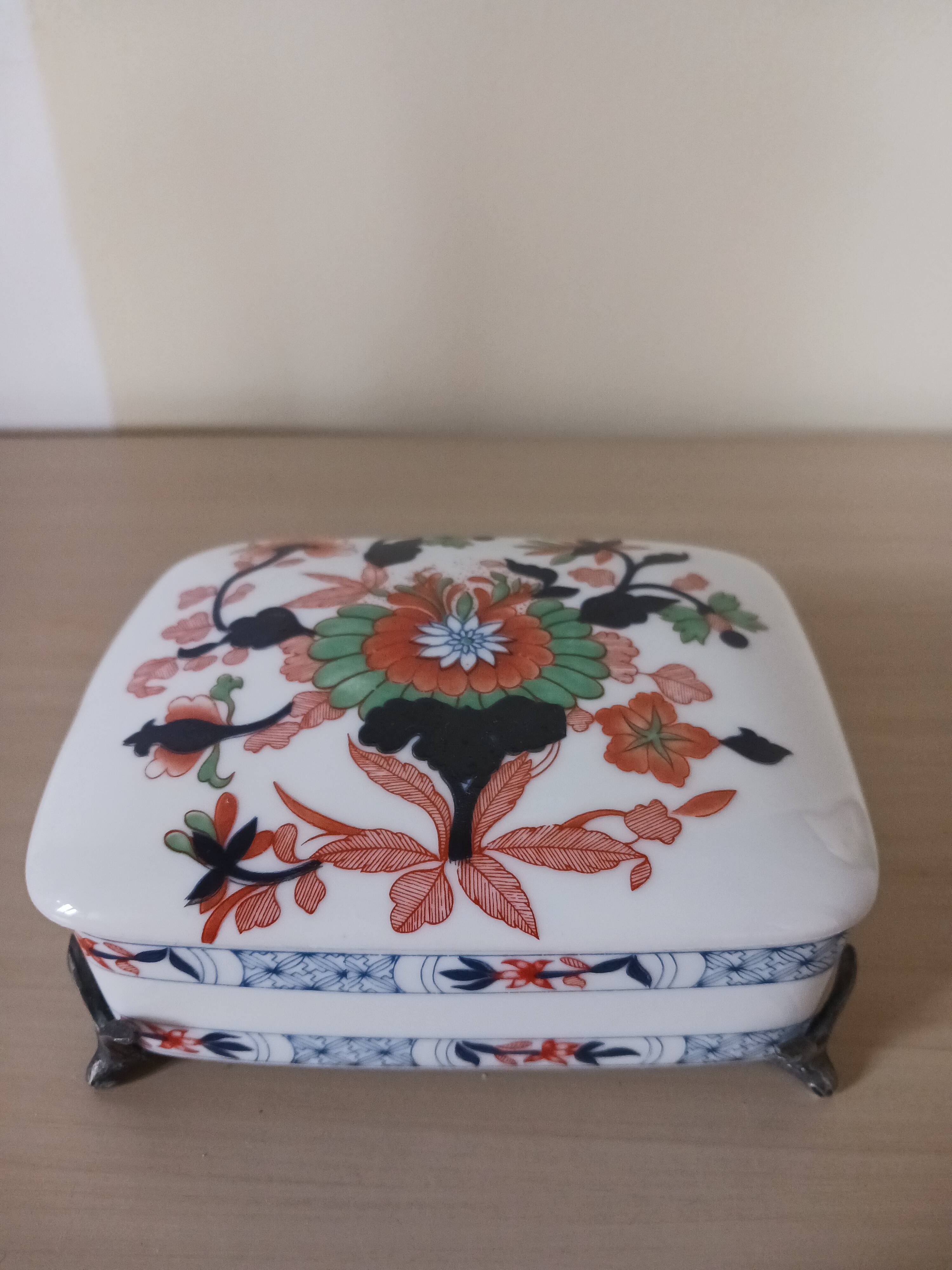 Ulysse Paris porcelain box
