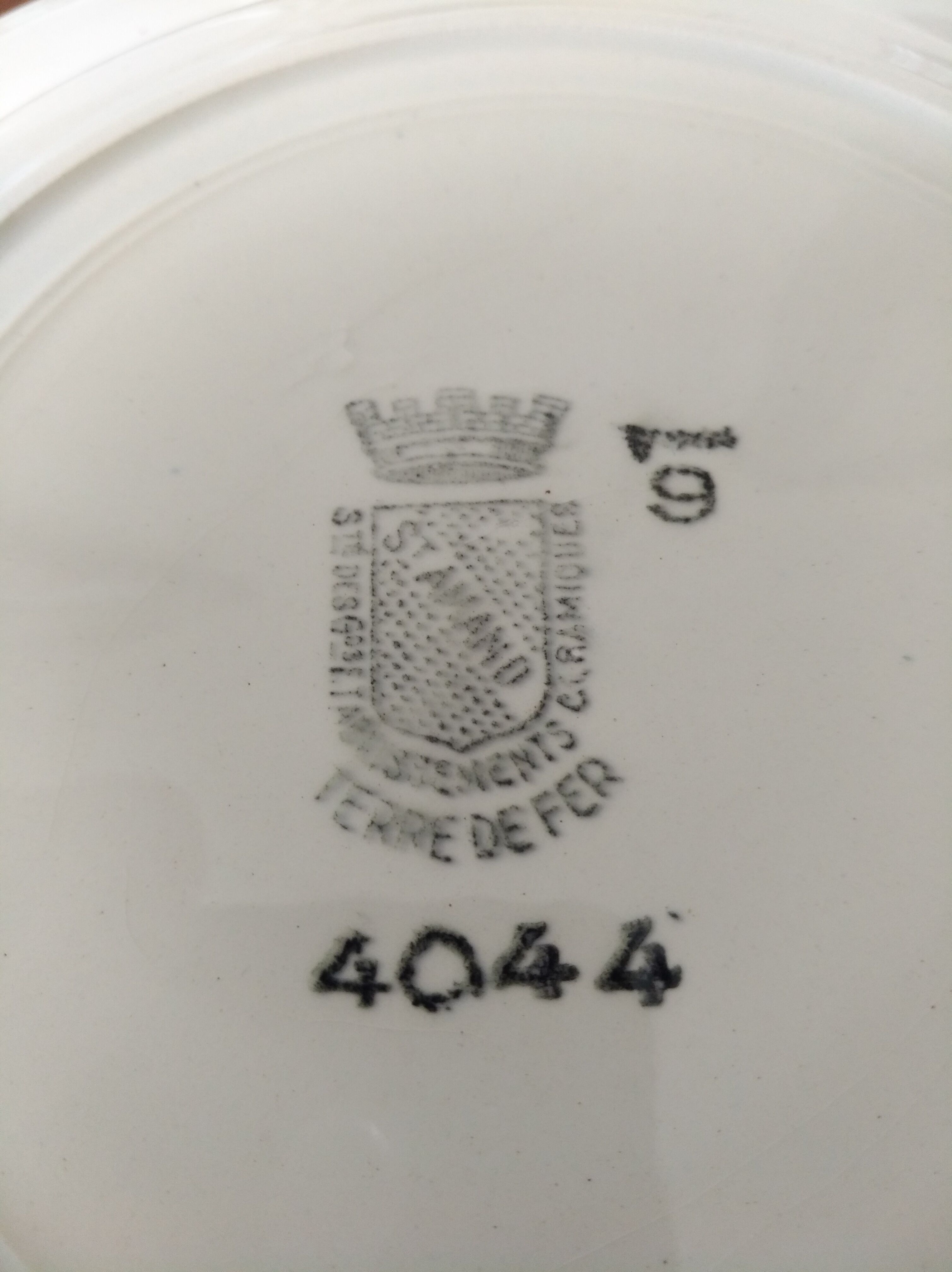 Set of 6 dessert Earth iron plates