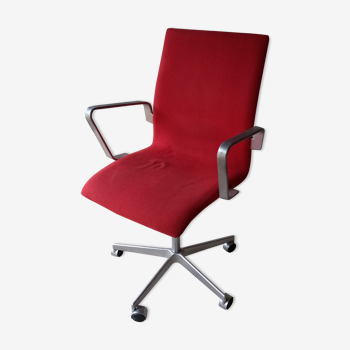 Fritz Hansen's office chair design Arne Jacobsen