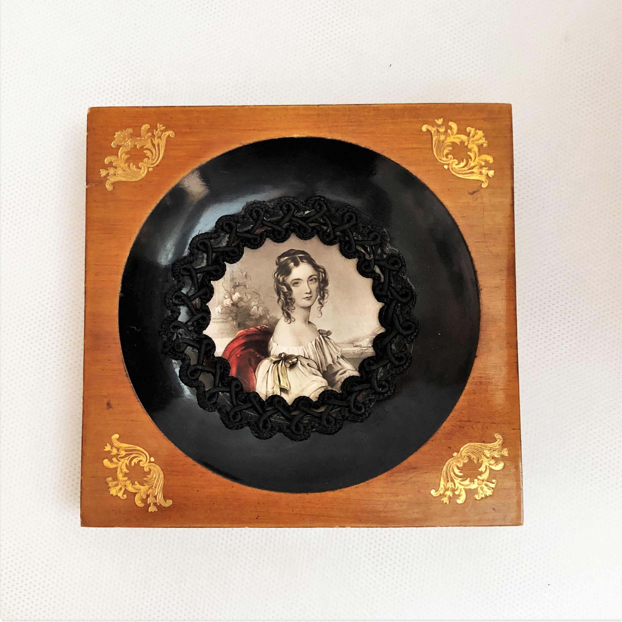 Wall frame portrait woman Empire style