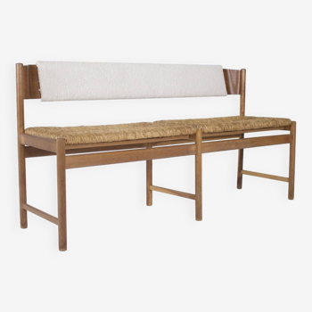Modernist bench, mulched seat.