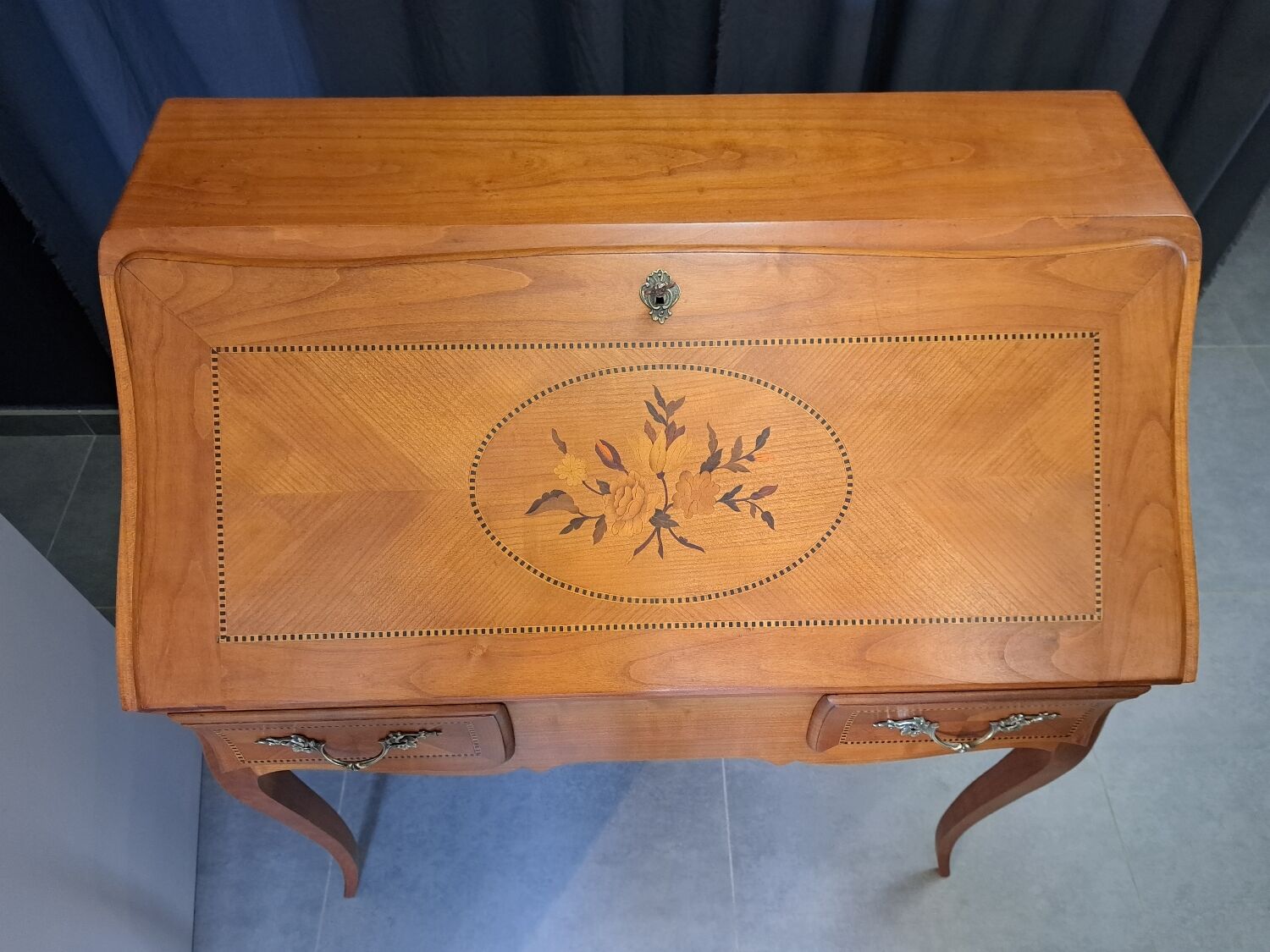 Bureau de pente en marqueterie