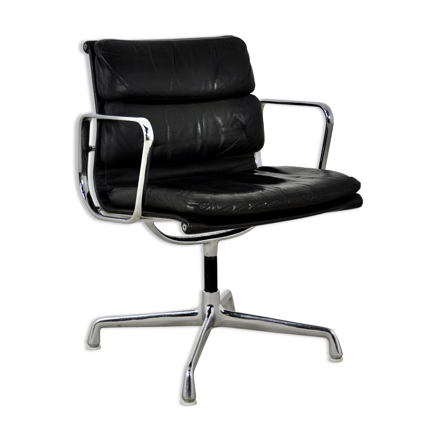 Black leather chair by Charles & Ray Eames for Herman Miller, 1970