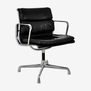 Black leather chair by Charles & Ray Eames for Herman Miller, 1970