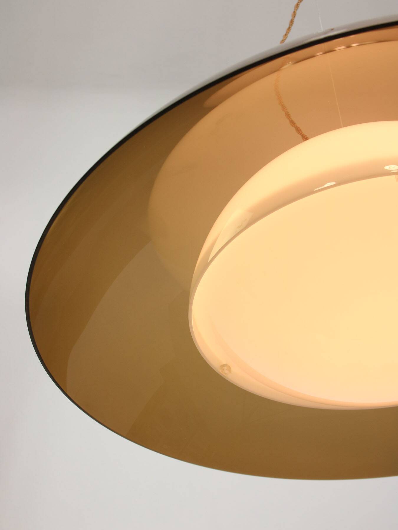 Lampe Space Age en forme d'ovni marron rare de Guzzini, années 1970
