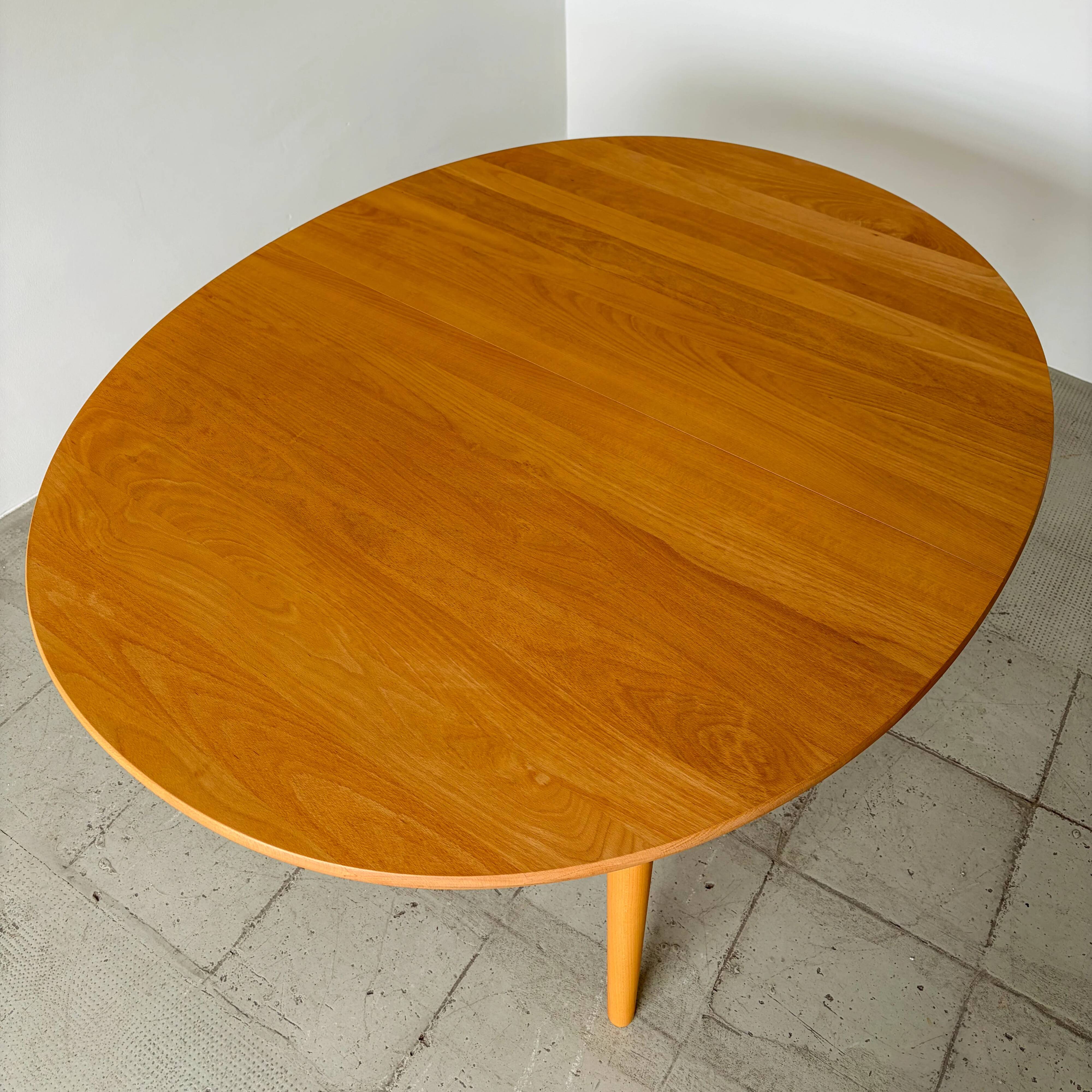 Table à manger Carl Hansen CH337 en chêne huilé