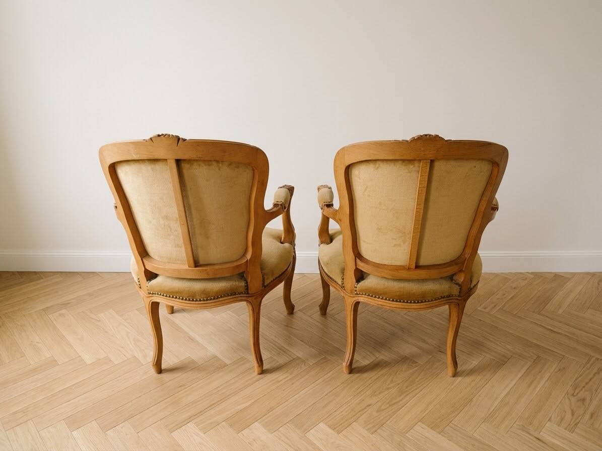 Pair of Louis XV armchairs in golden velvet