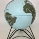 Globe terrestre en braille vintage pour malvoyants