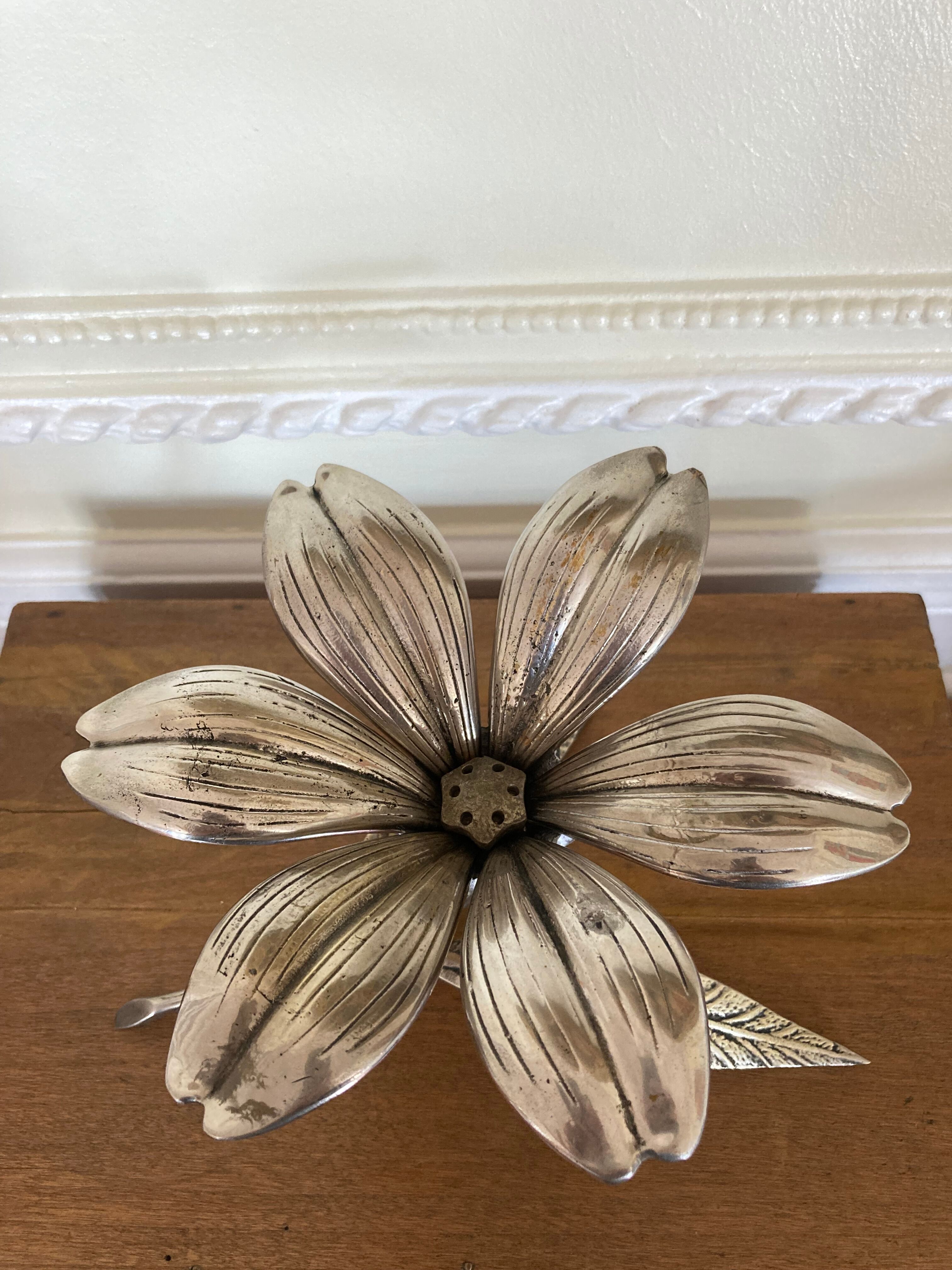 Metal flower ashtray 70s