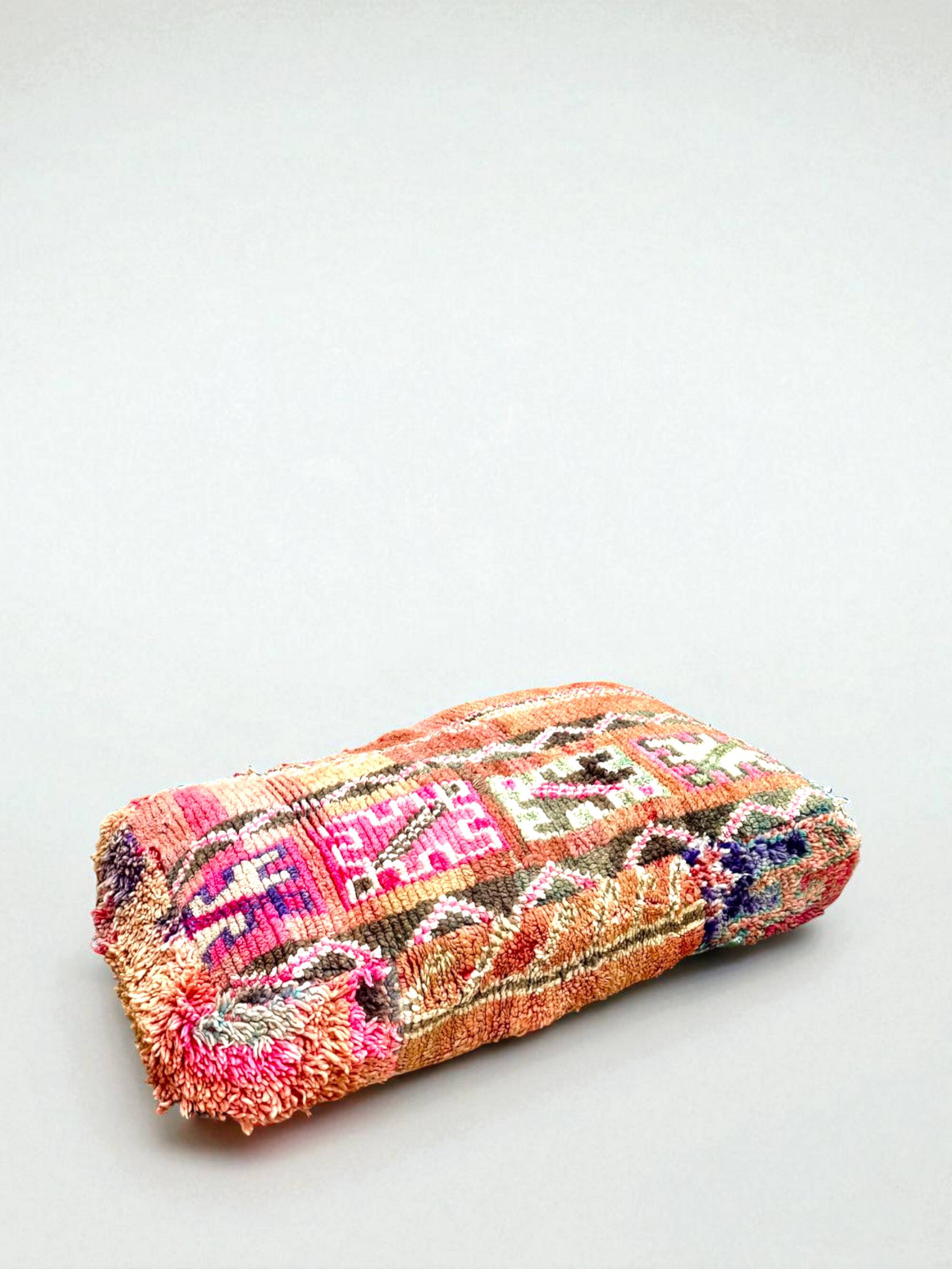 Moroccan Berber Maxi Pouf in wool – Handmade – Unique piece