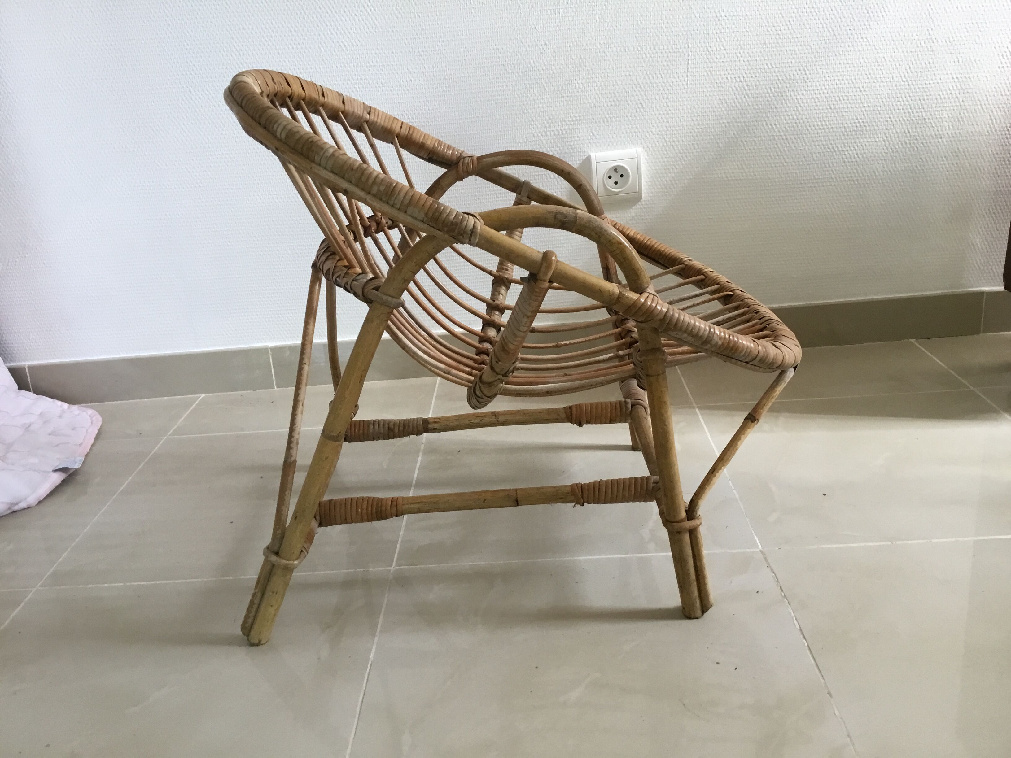 Fauteuil pour enfant en rotin