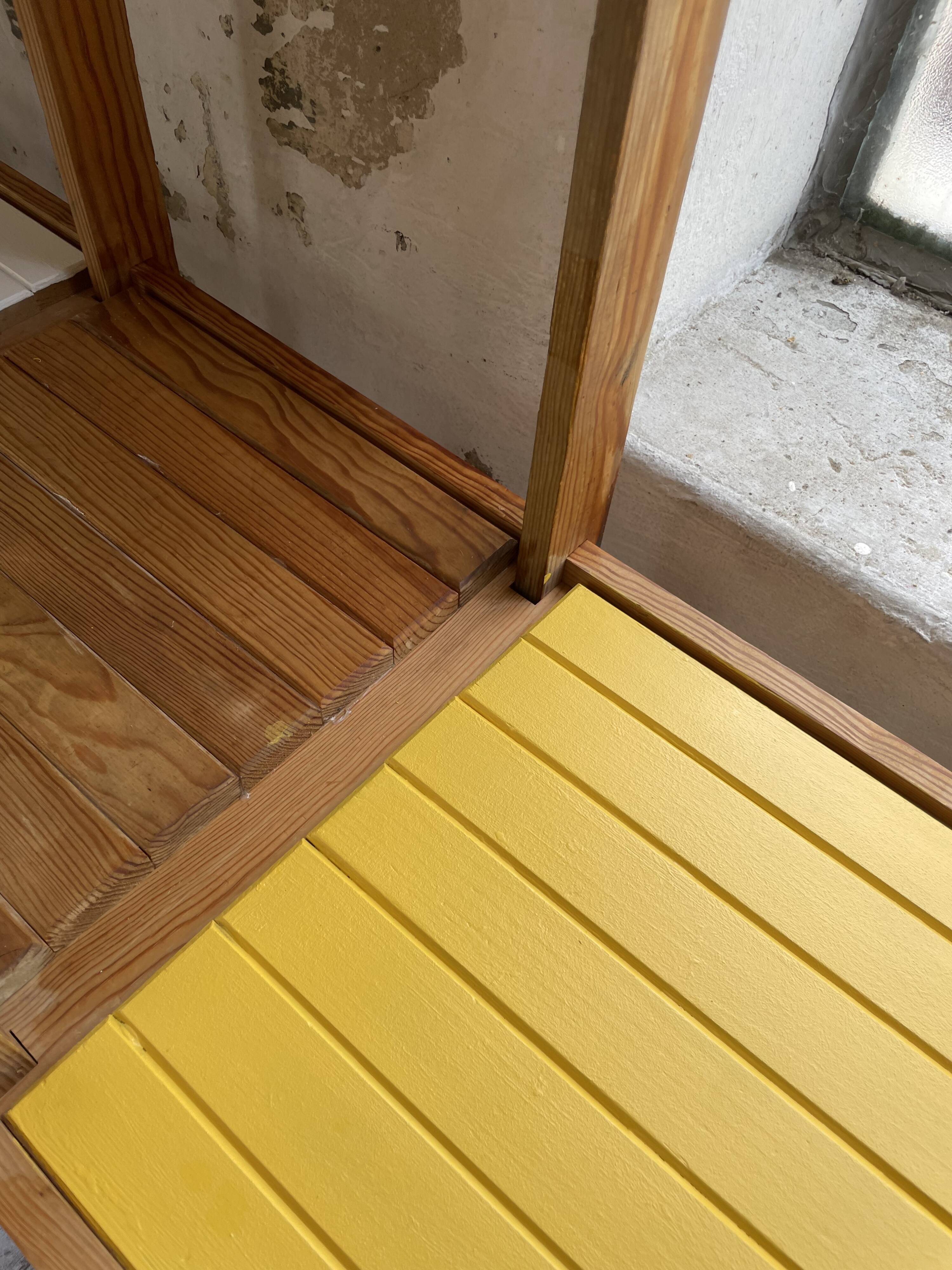 Bauhaus Maison Regain yellow white shelf