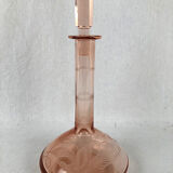 Service à liqueur en verre rose, carafe gravée