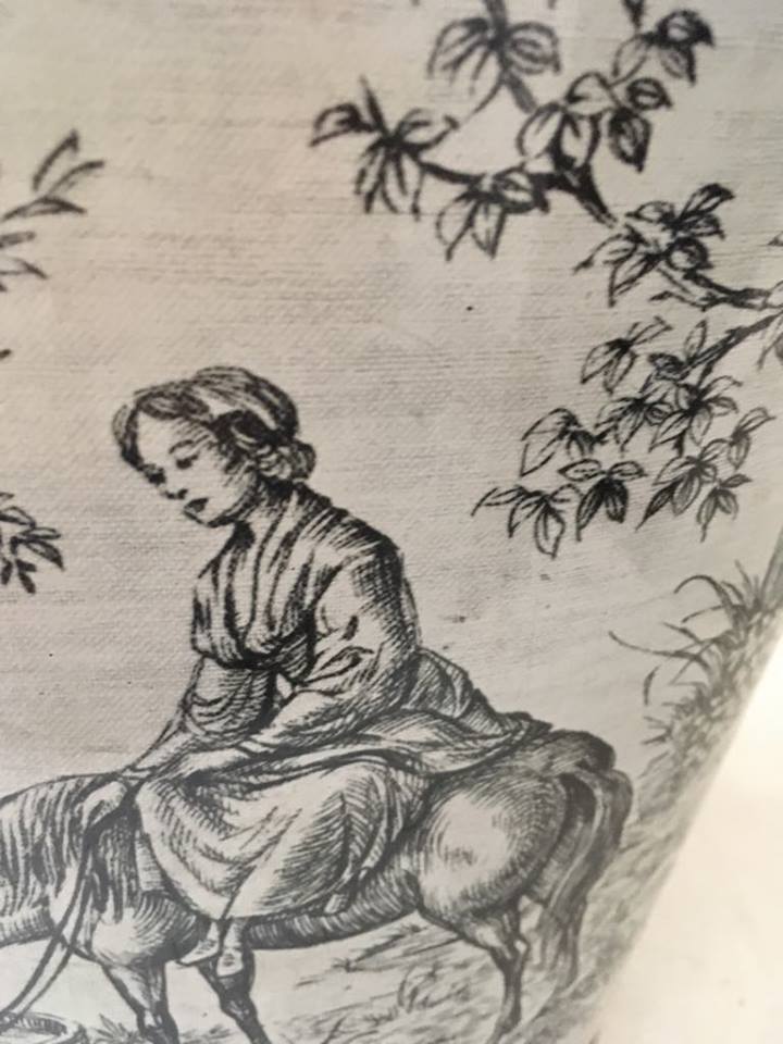 Metal wastebasket old décor fabric of jouy
