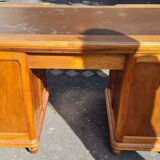 Desk carved counter 1900