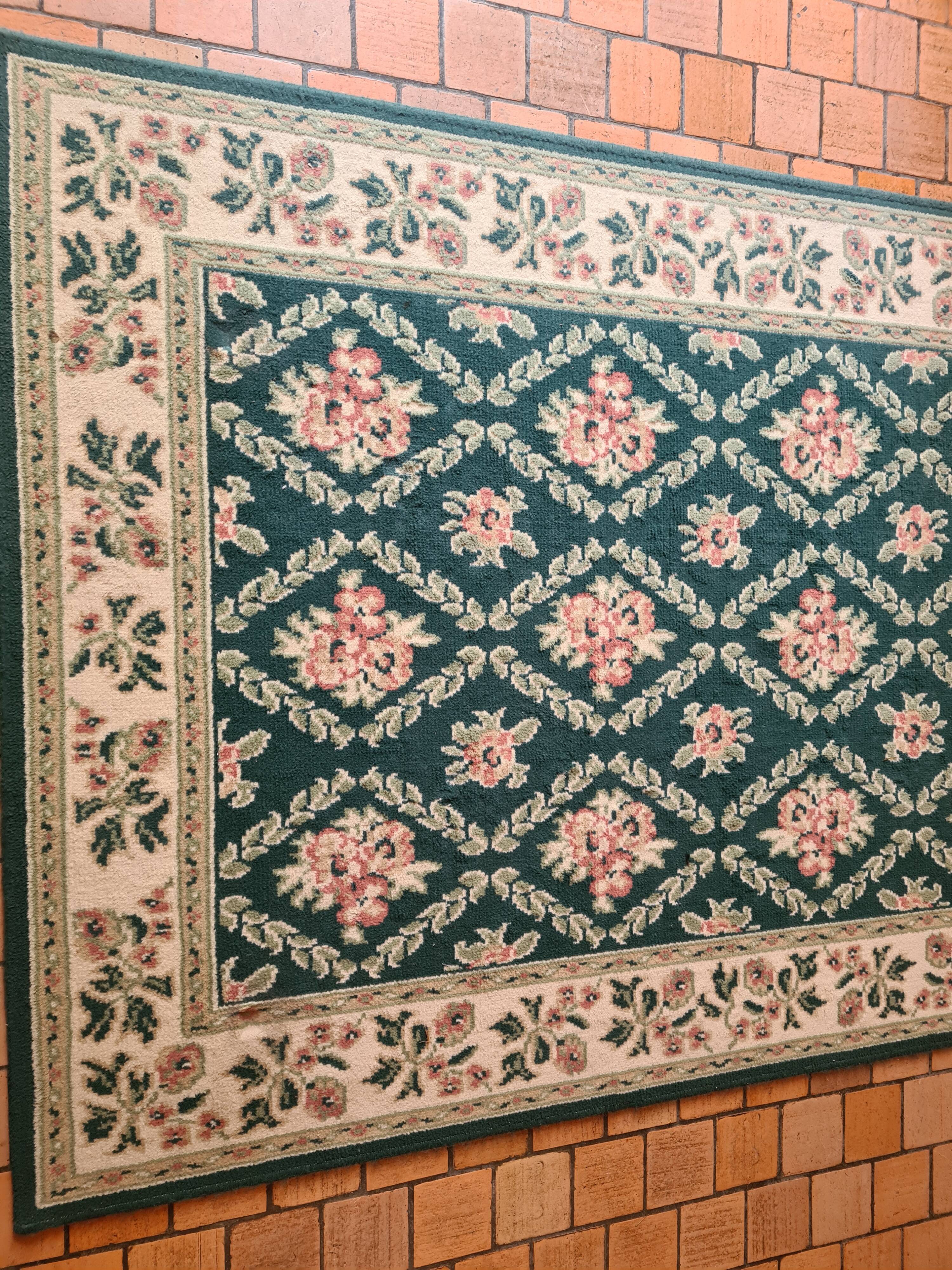Vintage rug 1.26m x 1.77m