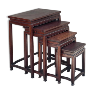 4 pull-out tables