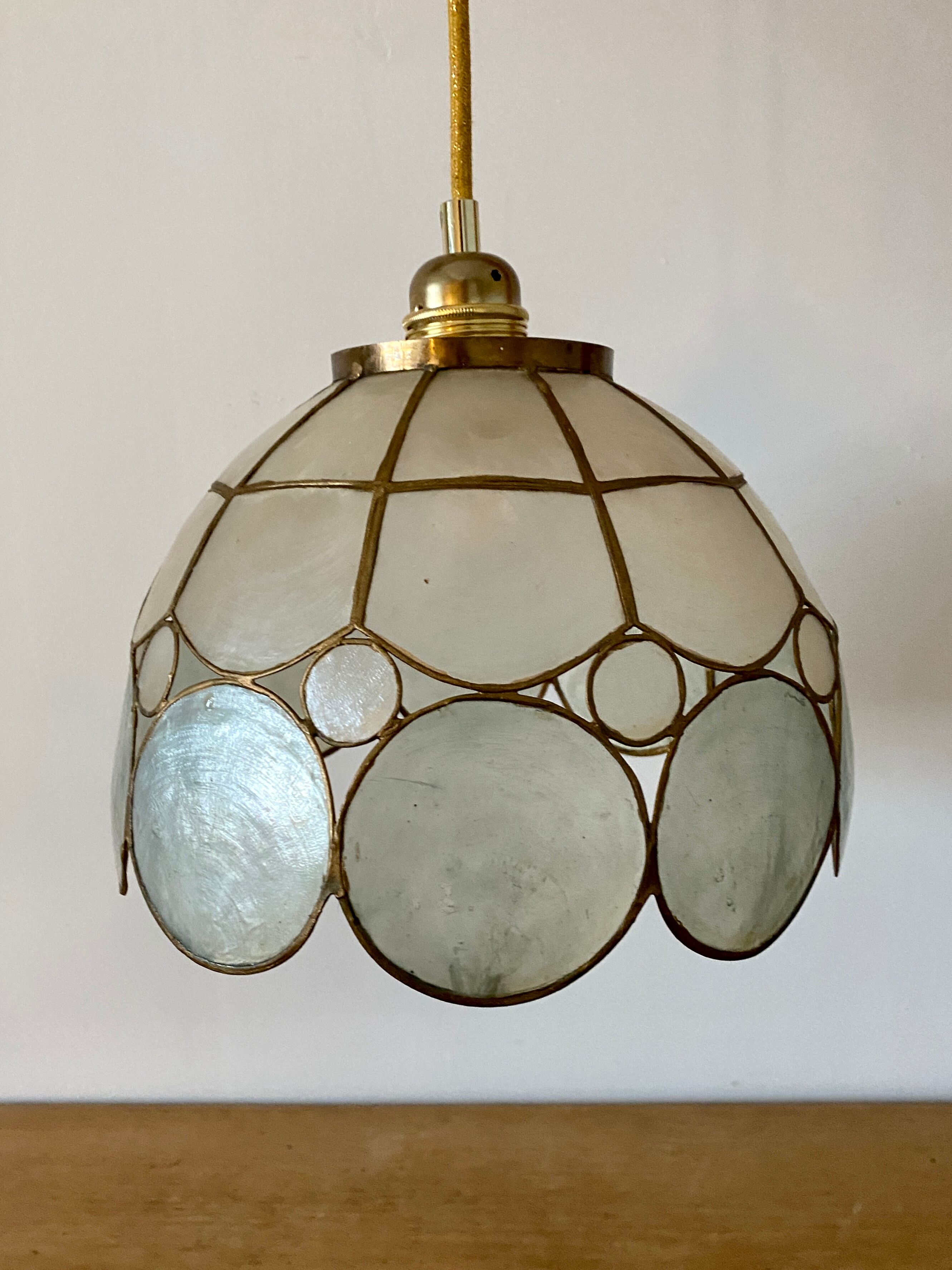 Vintage lampshade suspension in mother-of-pearl and brass